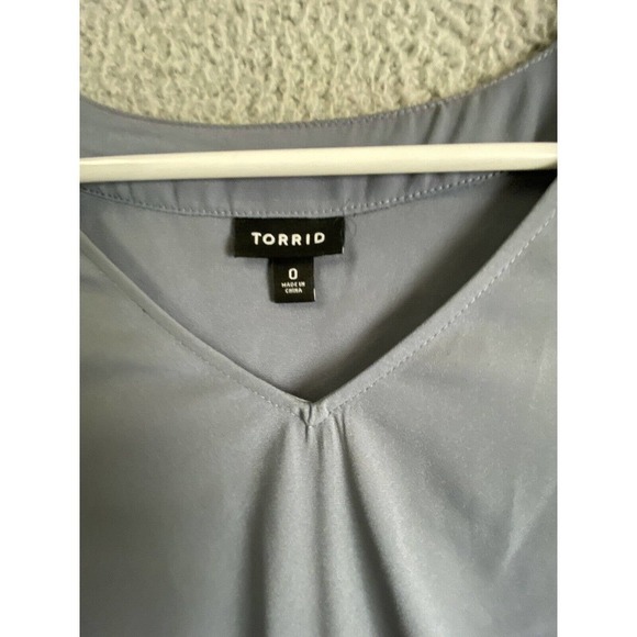 Torrid Shirt Women 0 /L Blue Gray Chiffon Sleeveless High Low Blouse - Picture 2 of 9